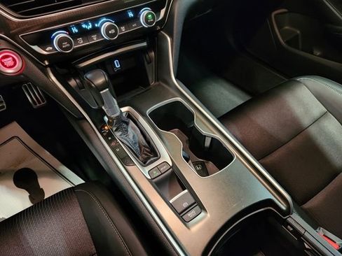 Used 2018 Honda Accord Sport image 16