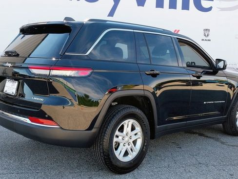 Certified 2023 Jeep Grand Cherokee Laredo image 5