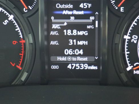 Used 2022 Toyota 4Runner SR5 Premium image 25