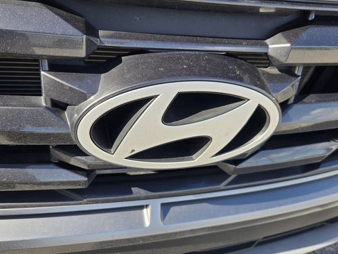 Used 2025 Hyundai Tucson SE FWD image 11