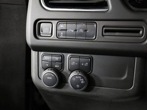 Used 2023 Chevrolet Tahoe LS AWD/4WD image 32