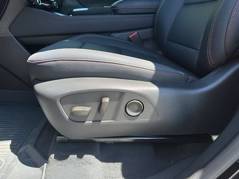 Used 2025 Chevrolet Traverse Z71 w/ LPO, Floor Liner Package AWD/4WD image 14