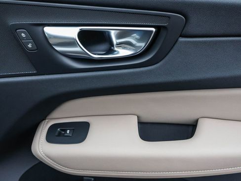 New 2026 Volvo XC60 B5 Core w/ Climate Package image 19