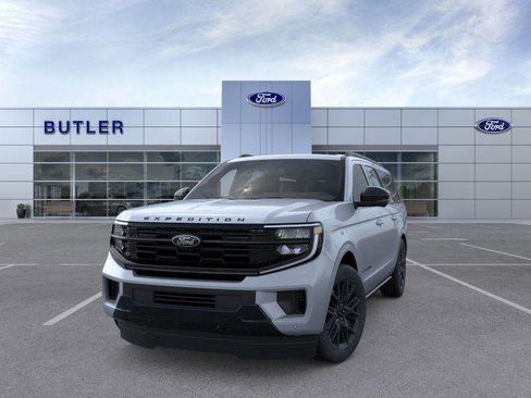 New 2025 Ford Expedition Max Platinum w/ Stealth Performance Package image 6