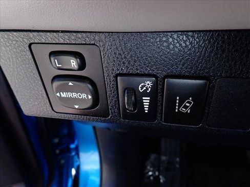 Used 2017 Toyota RAV4 XLE FWD image 15