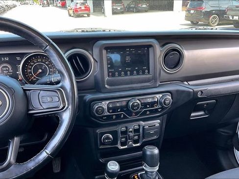Used 2021 Jeep Gladiator Sport AWD/4WD image 9