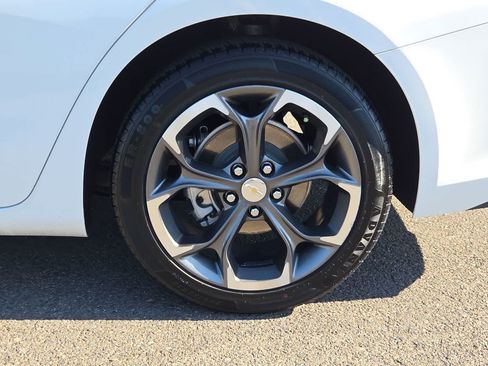 Used 2023 Chevrolet Malibu LT FWD image 16