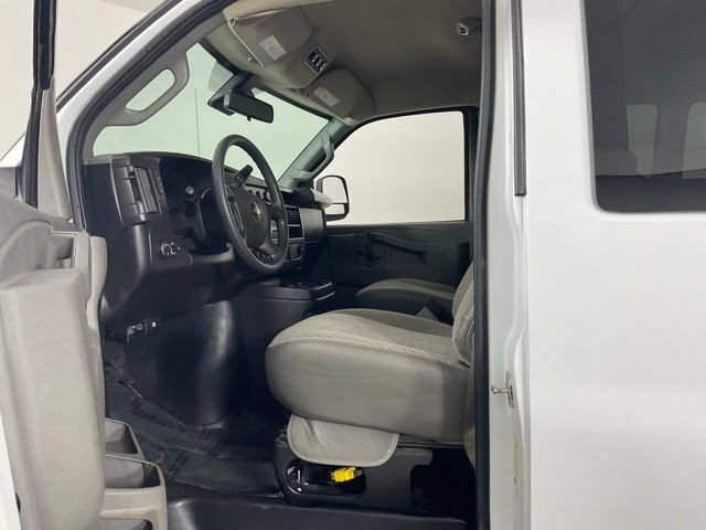 Used 2024 Chevrolet Express 3500 LT w/ LT Preferred Equipment Group RWD image 18