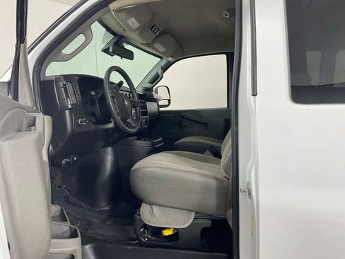 Used 2024 Chevrolet Express 3500 LT w/ LT Preferred Equipment Group RWD image 18