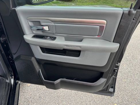 Used 2019 RAM 1500 Classic SLT image 45