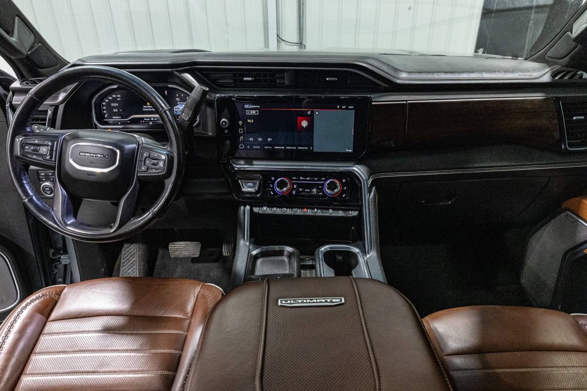 Used 2024 GMC Sierra 3500 Denali Ultimate AWD/4WD image 11