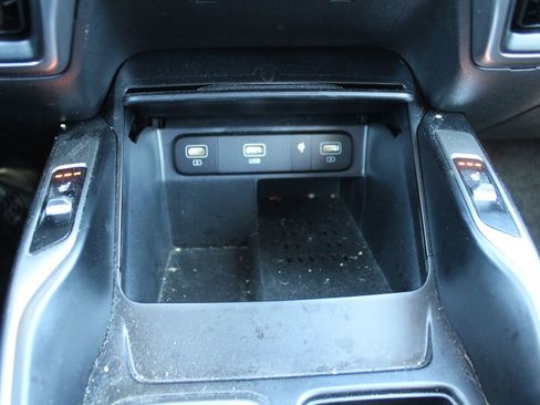 Certified 2023 Kia Sorento S image 37