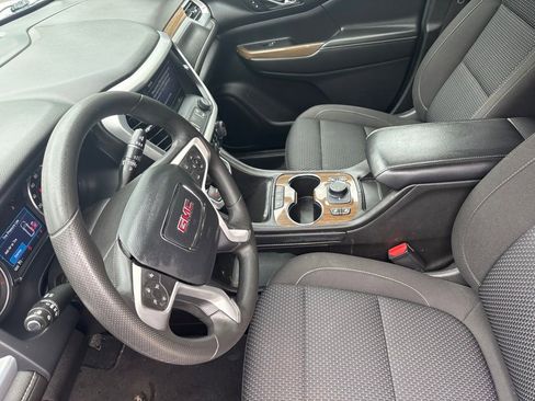 Used 2023 GMC Acadia SLE w/ Driver Convenience Package FWD image 11