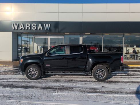 Used 2015 GMC Canyon SLE w/ All-Terrain Package image 9