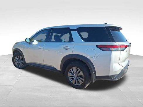 Certified 2025 Nissan Pathfinder S FWD image 7