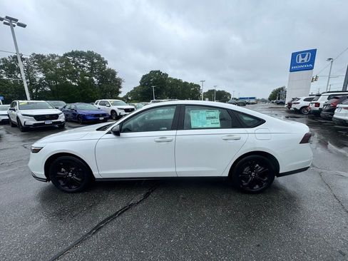 New 2025 Honda Accord SE image 4