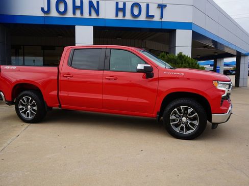Used 2023 Chevrolet Silverado 1500 LT AWD/4WD image 9