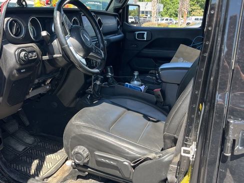 Used 2020 Jeep Gladiator Overland AWD/4WD image 7