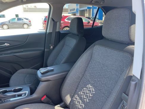Used 2023 Chevrolet Equinox LT FWD image 17