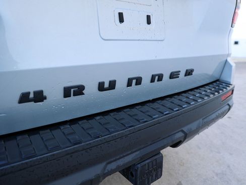 Used 2025 Toyota 4Runner Limited image 12