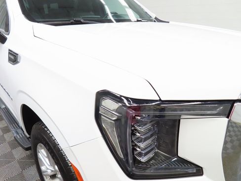 Used 2024 GMC Yukon XL SLT image 31