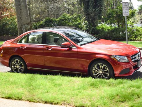 Used 2017 Mercedes-Benz C 300 4MATIC Sedan image 12