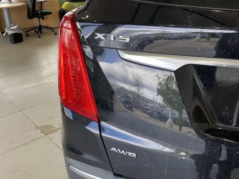 Used 2018 Cadillac XT5 AWD image 11