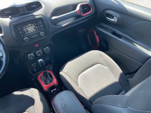 Used 2016 Jeep Renegade Trailhawk AWD/4WD image 15