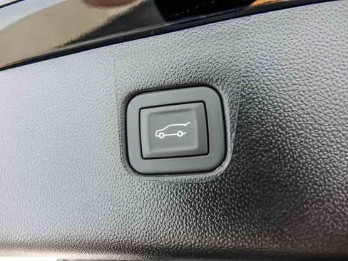 New 2026 Chevrolet Blazer LT w/ Convenience Package FWD image 9
