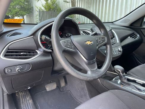 Used 2022 Chevrolet Malibu LT FWD image 9
