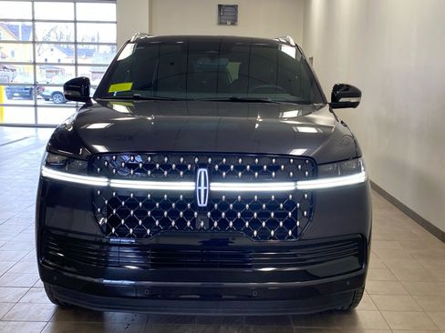 New 2026 Lincoln Navigator L Black Label AWD/4WD image 10