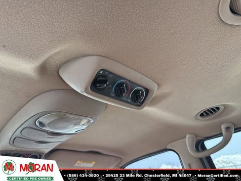 Used 2001 Ford Expedition XLT image 22