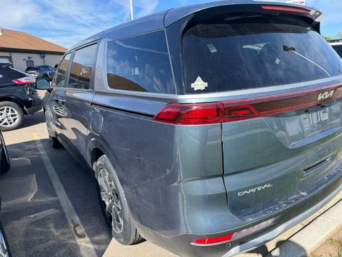 Used 2024 Kia Carnival EX FWD image 5