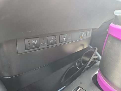 Used 2025 Lexus ES 350 w/ Premium Package FWD image 22