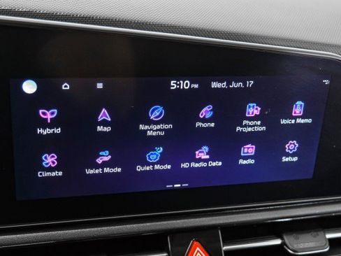 Used 2024 Kia Niro EX FWD image 27
