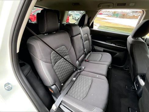 Used 2025 Nissan Pathfinder SV image 18