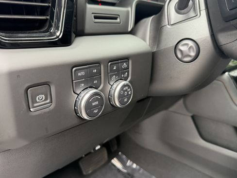 Used 2024 GMC Sierra 1500 AT4 w/ AT4 Premium Package AWD/4WD image 11