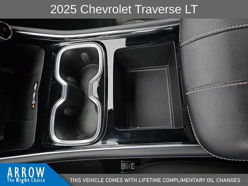 Used 2025 Chevrolet Traverse LT AWD/4WD image 28