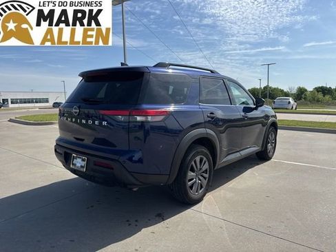 Used 2025 Nissan Pathfinder SV FWD image 5
