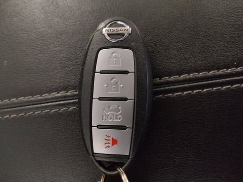 Used 2022 Nissan Sentra SV FWD image 32