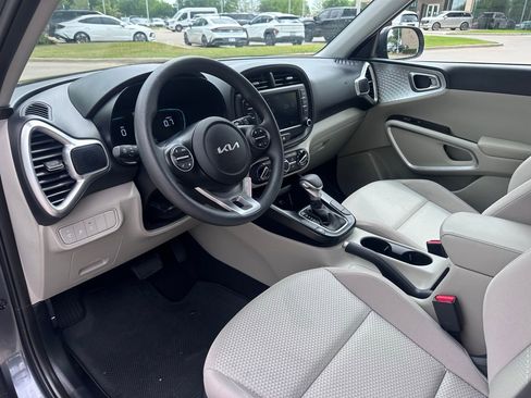 Used 2025 Kia Soul LX image 21
