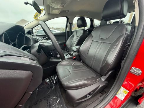 Used 2014 Ford Focus SE w/ Equipment Group 201A FWD image 20