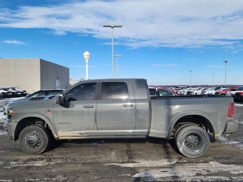 Used 2026 RAM 3500 Limited image 7