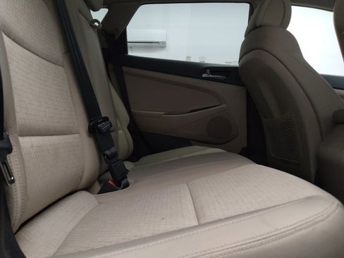 Used 2016 Hyundai Tucson SE w/ Option Group 12 FWD image 19