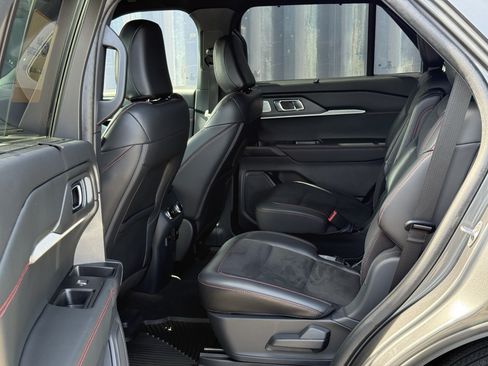 Used 2025 Ford Explorer ST AWD/4WD image 15
