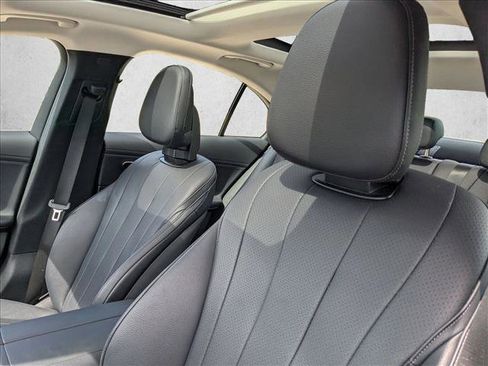 Used 2025 Mercedes-Benz E 350 Sedan image 11