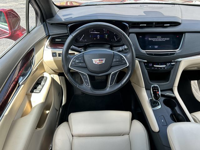 Used 2017 Cadillac XT5 Luxury w/ Driver Awareness Package FWD image 23