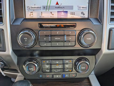 Certified 2019 Ford F150 Lariat image 18