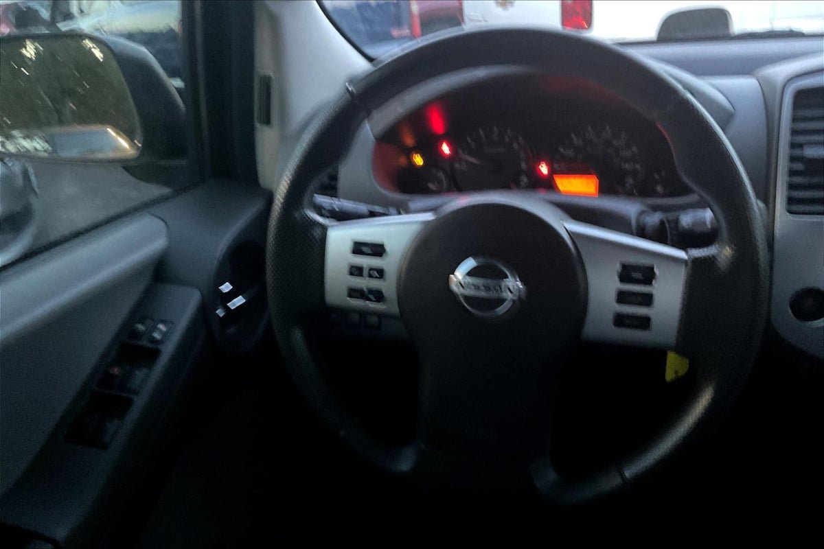 Used 2015 Nissan Xterra S RWD image 11