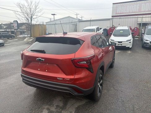 Used 2024 Chevrolet Trax RS w/ Driver Confidence Package image 5